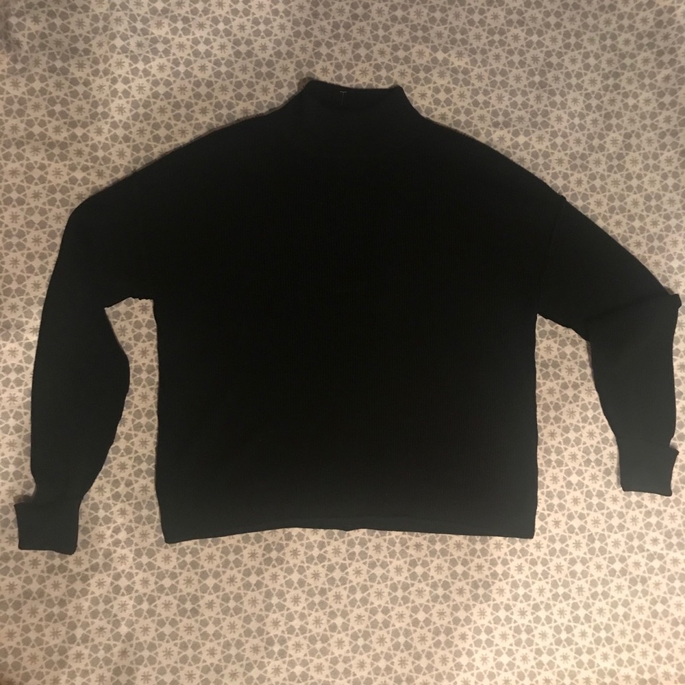 John + Jenn Mock neck open back Swtr Sz Med